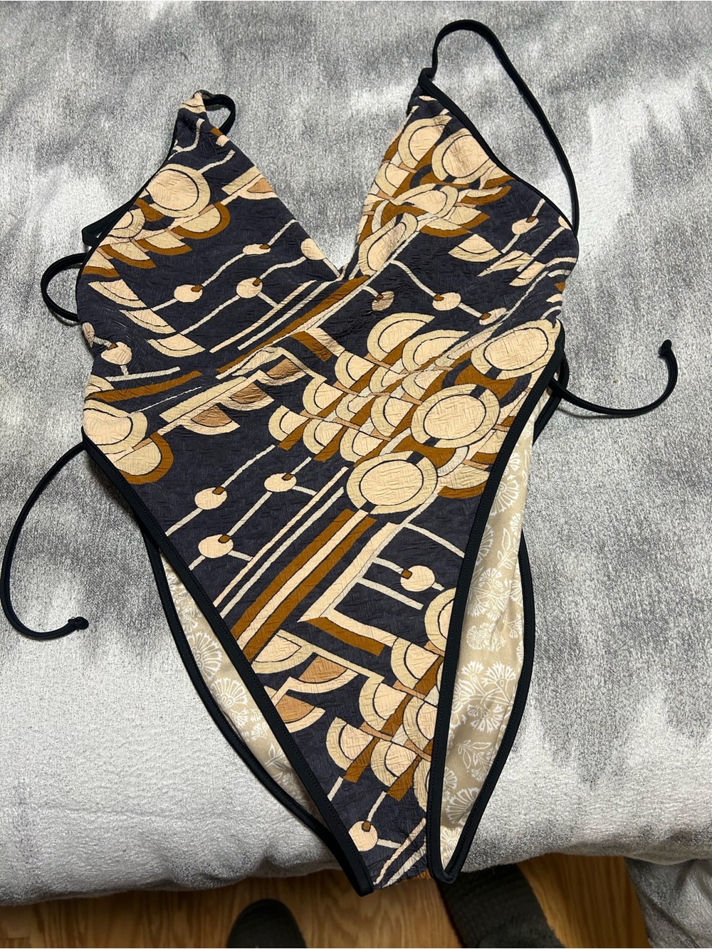 Women’s Free People One-Piece Swimsuit in Black and Tan Geometric Print L